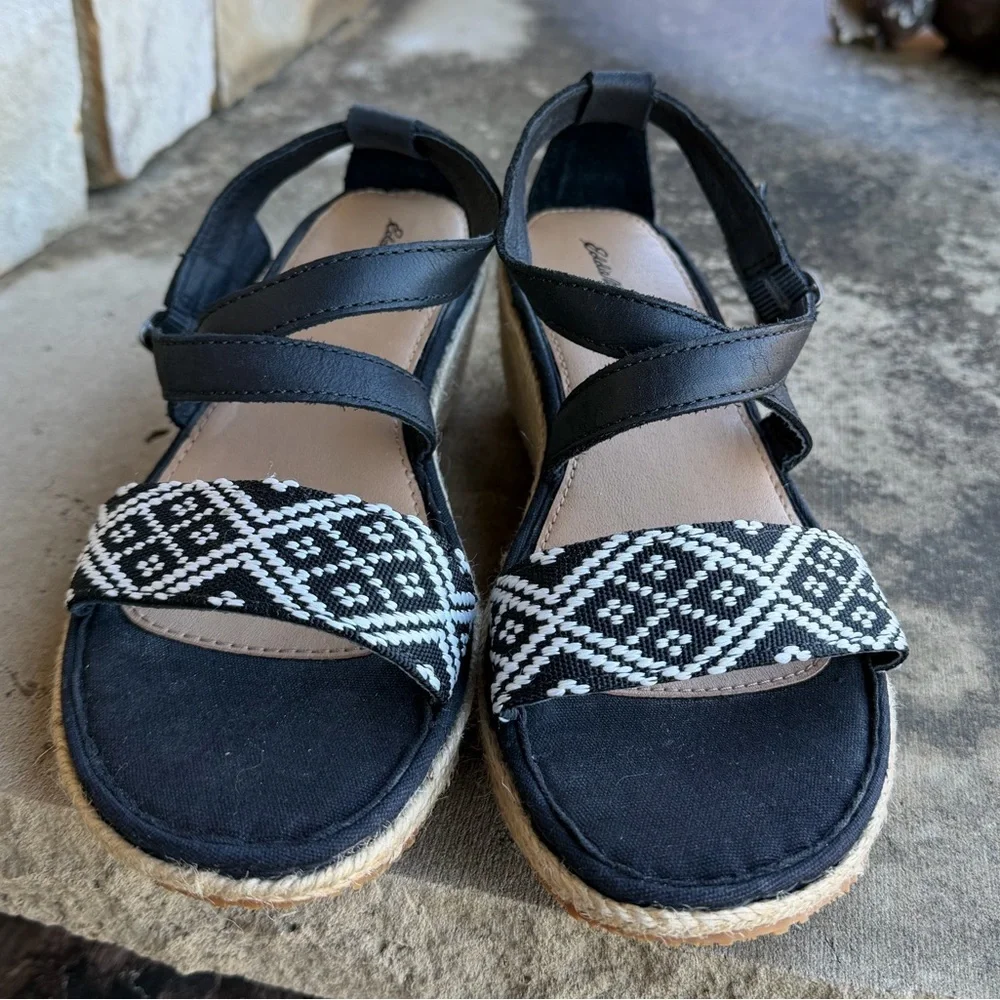 Eddie Bauer Black & White Espadrille Wedge Sandals w/leather‎ straps Sz-7. X